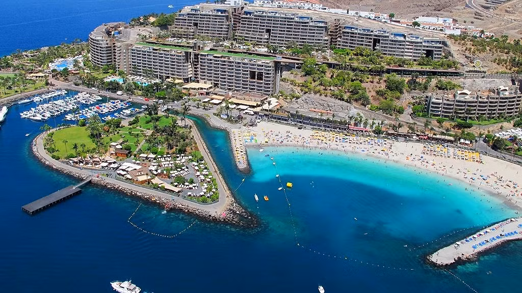 How and why Spanish timeshare companies were able to openly disobey the law for decades